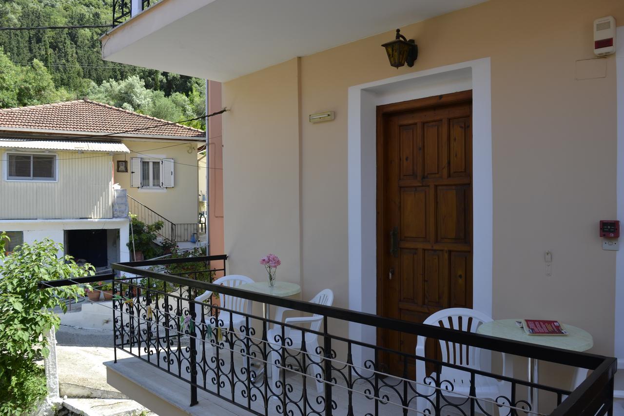 Geroulis Stefanos Studios Vasiliki Exterior photo